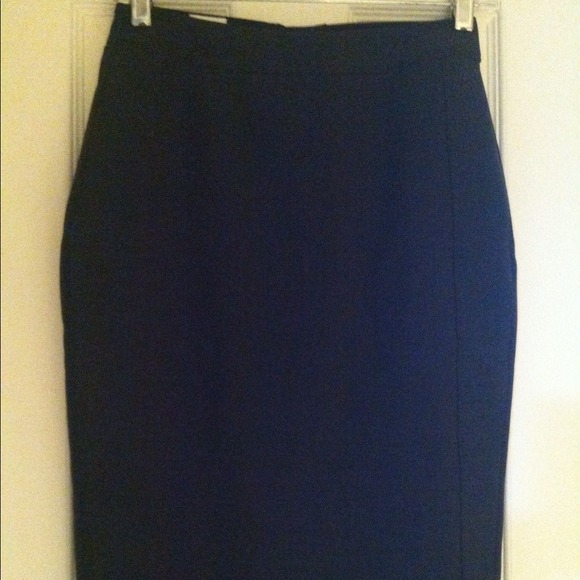Armani classic pencil skirt size 2. Grey tweed.