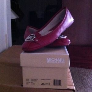 Michael Kors Leather flats...red