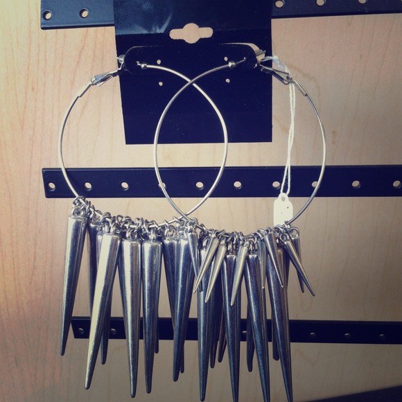 Jewelry - Earrings