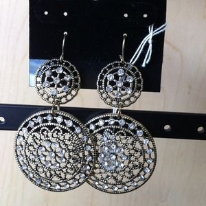 SOLD ❌❌❌Earrings reserved for @ladydeelisa