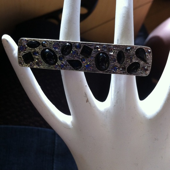 Three finger ring