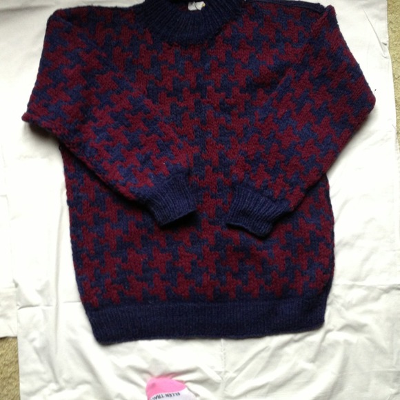 Handknit wool sweater - Picture 1 of 1