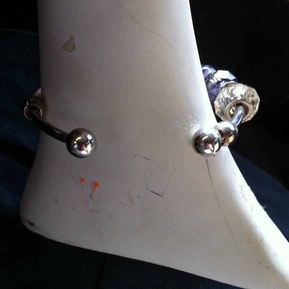 Charm bangle - Picture 2 of 2