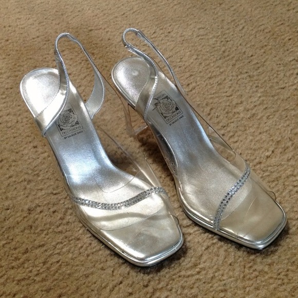Clear shoe size 9 - Picture 1 of 3