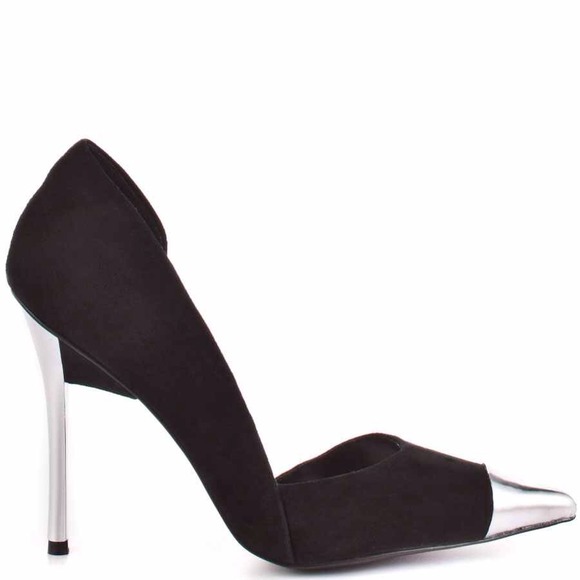 ❌SOLD❌ bebe Teygan Pump