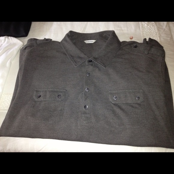 💢💢SOLD💢💢Calvin Klein men's shirt