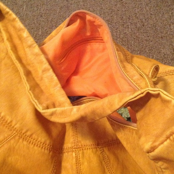 Purse - Picture 2 of 2