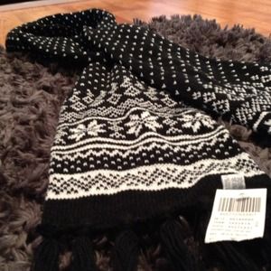 JUST REDUCED can go lower!!! Great holiday scarf!!