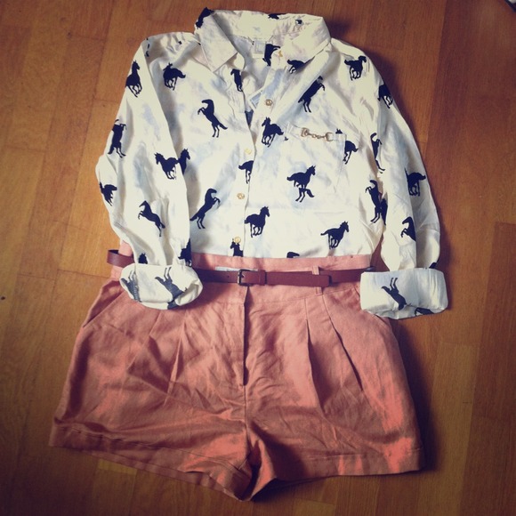 Forever 21 Other - High waisted peach shorts and horse print shirt
