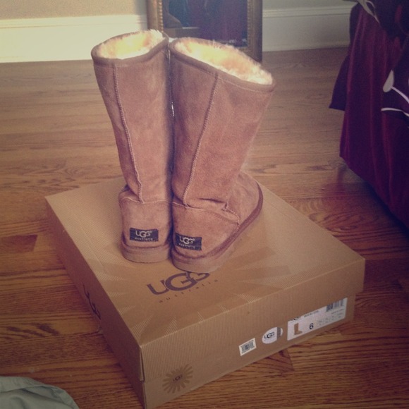 Ugg boots. Worn only 1x!!!