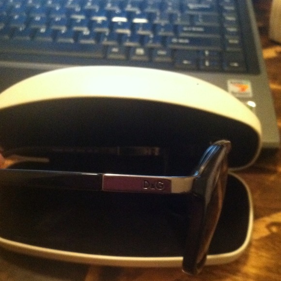 Dolce & Gabbana sunglasses - Picture 3 of 3