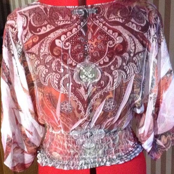 Cute Top - Picture 2 of 2