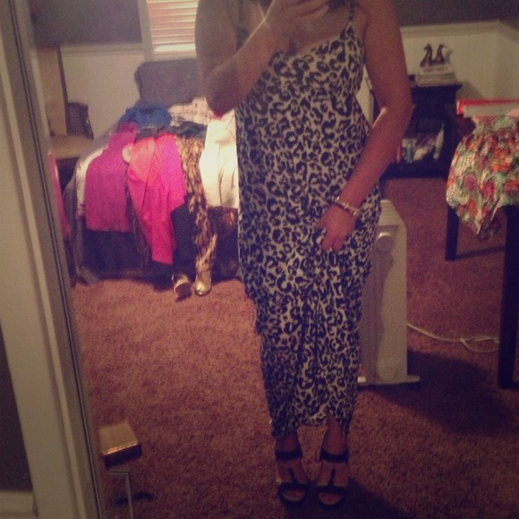 Black/white leopard print dress