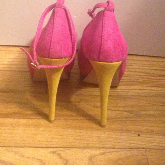 👠SOLD👠Steve Madden Opticall Multi Suede Shoes - Picture 2 of 4