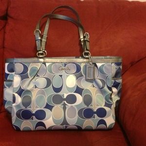 Authentic Coach bag JUST LIKE NEW