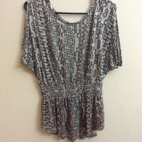 Tribal top