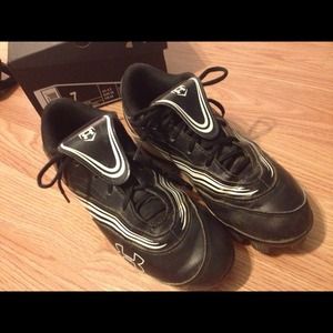 Under armour women's cleats