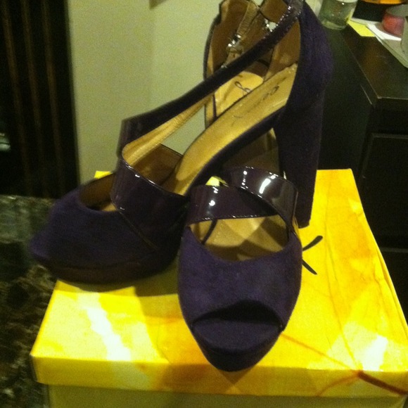 Sold in bundle to @sharay74! - Picture 2 of 2