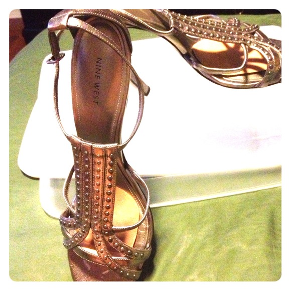 Nine West pewter sandals