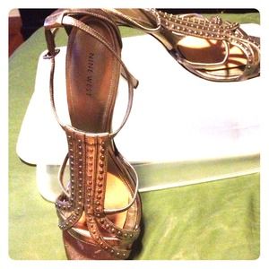 Nine West pewter sandals