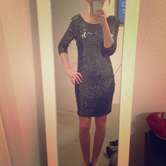 **SOLD**Green Sequin Dress - Picture 1 of 4