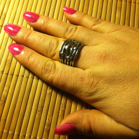 NEW Bold surgical SS ring, won't turn you color.