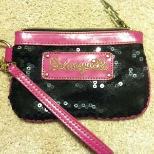 Mint condition betseyville wristlet