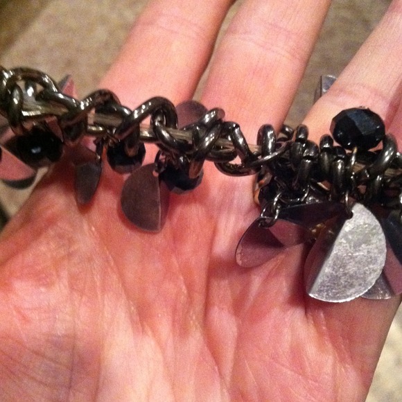 🎁Chain bracelet with dangles in Charcoal - Picture 4 of 4