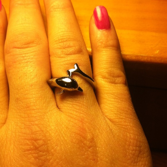 NEW Super cute dolphin ring!