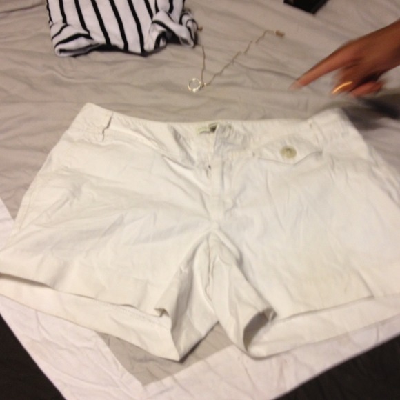 Shorts - Picture 2 of 3