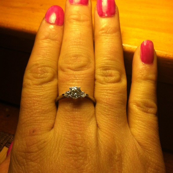 New ring with beautiful cz diamonds!