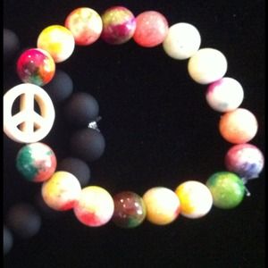 Peace sign stretch bracelet