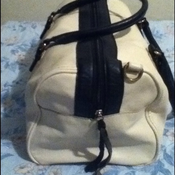 Handbag - Picture 2 of 3