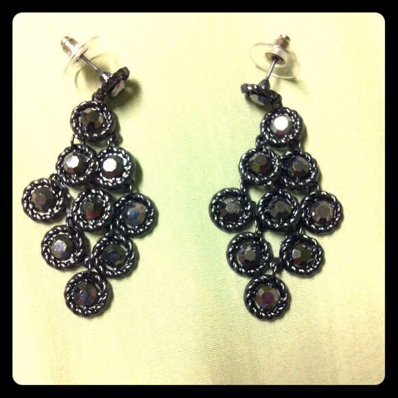 📌SOLD📌 Black hanging earrings