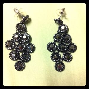 📌SOLD📌 Black hanging earrings