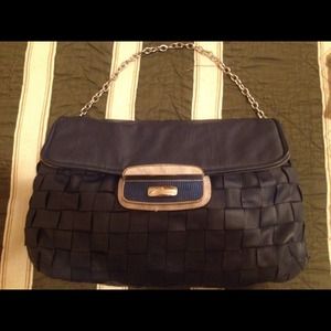 Limited shoulder bag