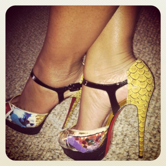 🔴TRADED🔴AUTHENTIC CHRISTIAN LOUBOUTIN