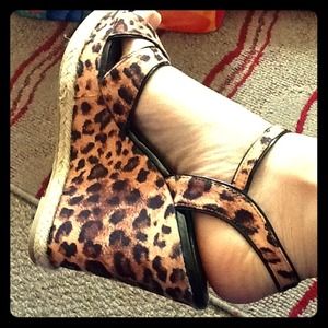 Leopard wedges NWOT!