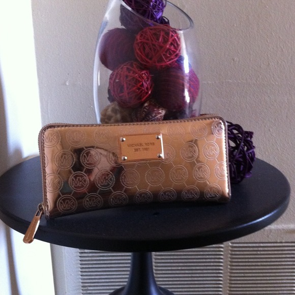 Michael Kors Signature Wallet...rosegold.
