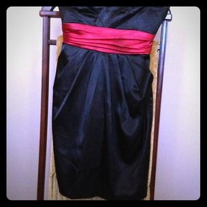 Black/red Satin tube dress!