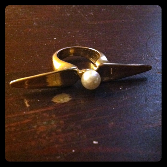 Top shop faux gold and pearl Ring