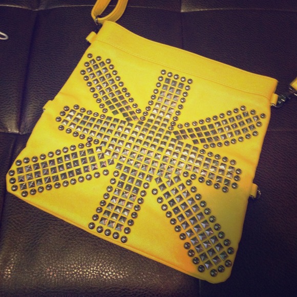 ❌ SOLD -- Convertible clutch & messenger bag
