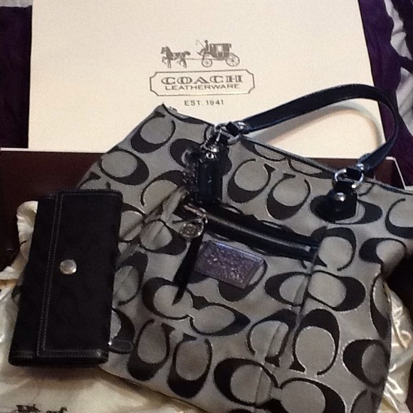 💢Sold💢 100% Authentic coach