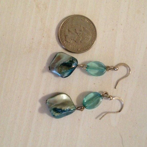 Cute earrings.  ***sold***