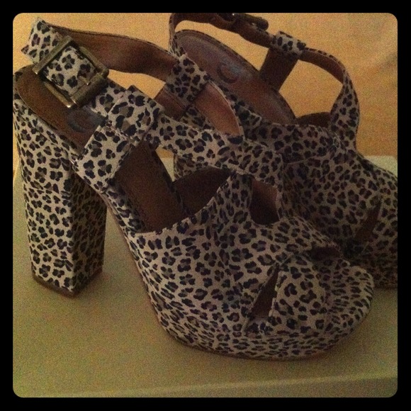 Gianni Bini wedge