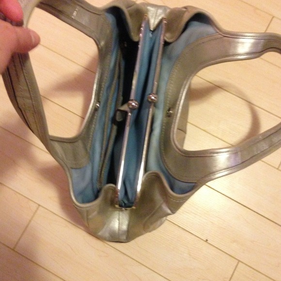 Coach Purse - Picture 2 of 4