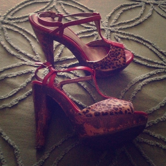 Red leopard sandals