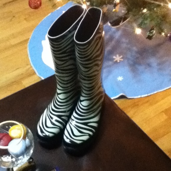 Zebra Rain Boots Size 8