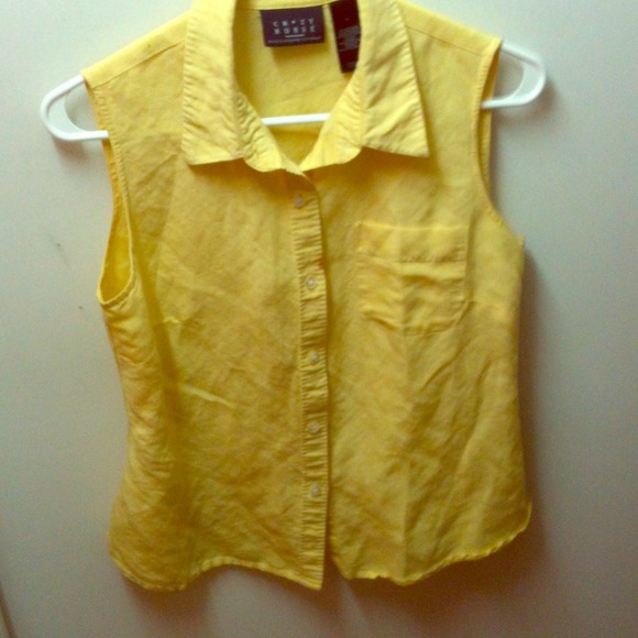 Sleeveless collar button up