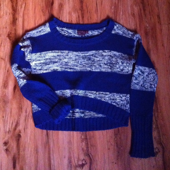 Cropped blue sweater!